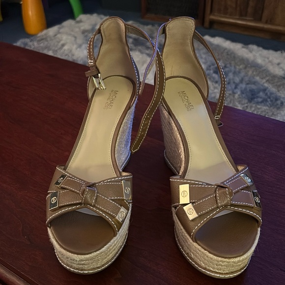 Michael Kors size 8 wedge sandals - Picture 1 of 3